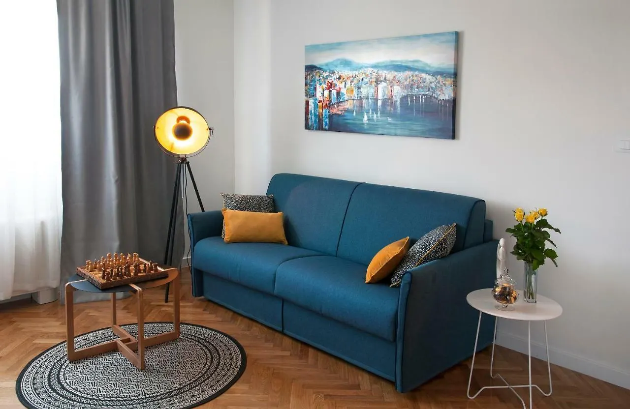 Bel Canto Split Apartment